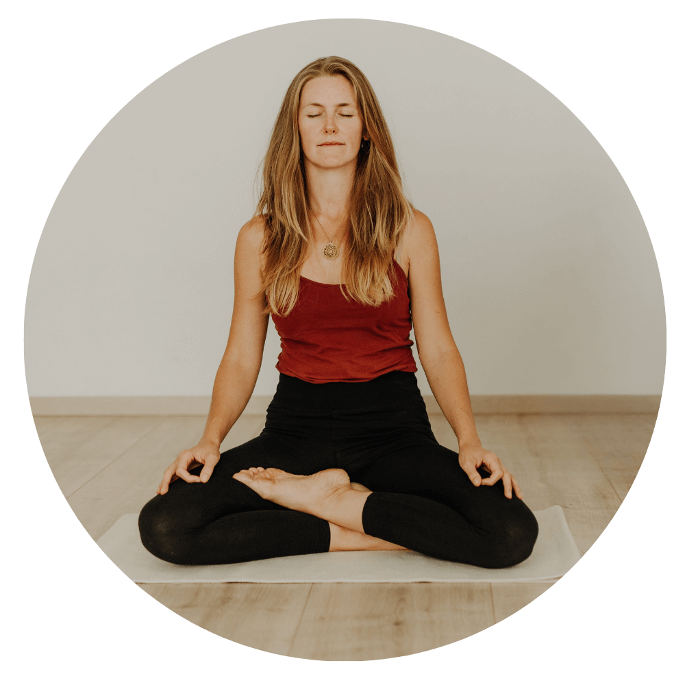 Franziska beim Yoga für Klarheit und Balance